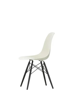 Vitra Eames Plastic Side Chair DSW, sortlakeret ahorntræ fra><noscript><img width=