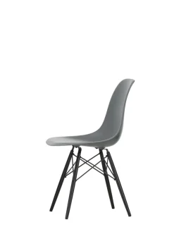 Vitra Eames Plastic Side Chair DSW, sortlakeret ahorntræ fra><noscript><img width=