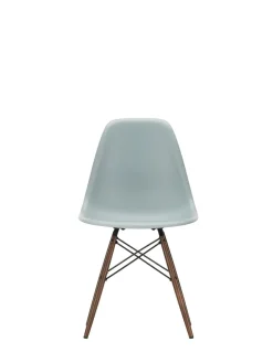 Vitra Eames Plastic Side Chair DSW, mørkbejdset ahorntræ fra><noscript><img width=