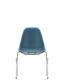 Vitra Eames Plastic Side Chair DSS-N, stabelbar fra><noscript><img width=