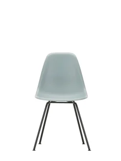 Vitra Eames Plastic Side Chair DSX, sort pulverlakeret fra><noscript><img width=