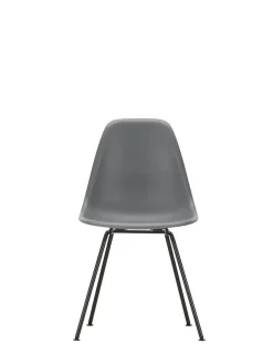 Vitra Eames Plastic Side Chair DSX, sort pulverlakeret fra><noscript><img width=