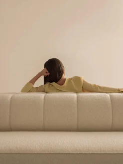 Audo Copenhagen Eave Seamline Modular Sofa 4 pers. Configuration 1 fra><noscript><img width=
