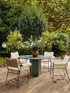 GUBI Epic Outdoor Dining Table, round fra><noscript><img width=