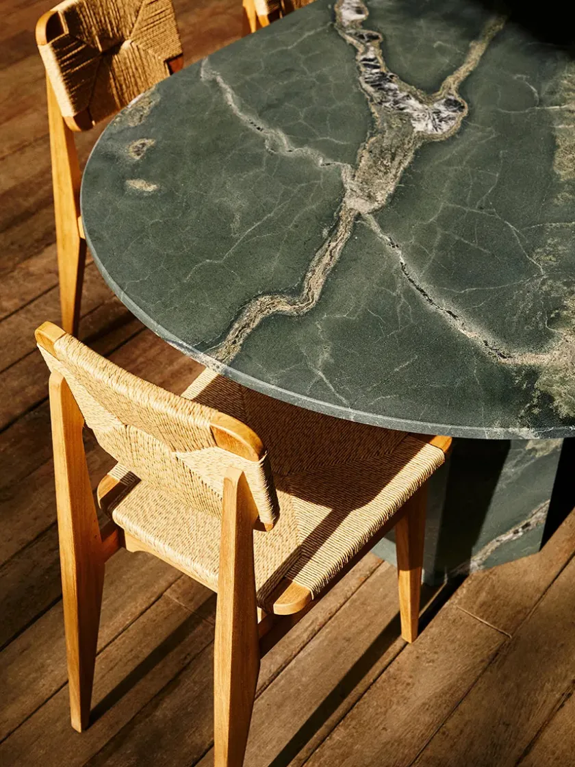 GUBI Epic Outdoor Dining Table, round fra> Haveborde