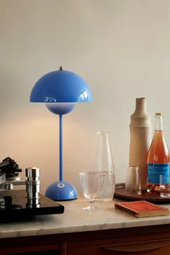 &Tradition Flowerpot VP3 bordlampe af Verner Panton><noscript><img width=