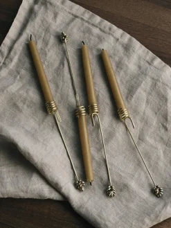 Ferm Living Forest Christmas Tree Candle Holders, sæt á 4 stk., brass fra> Kalenderlys & Julelysestager|Adventsstager