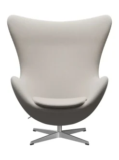 Fritz Hansen Ægget, sort læder/aluminium af Arne Jacobsen><noscript><img width=