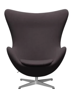 Fritz Hansen Ægget, sort læder/aluminium af Arne Jacobsen><noscript><img width=