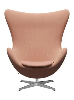 Fritz Hansen Ægget, sort læder/aluminium af Arne Jacobsen><noscript><img width=