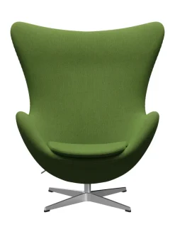 Fritz Hansen Ægget, sort læder/aluminium af Arne Jacobsen><noscript><img width=
