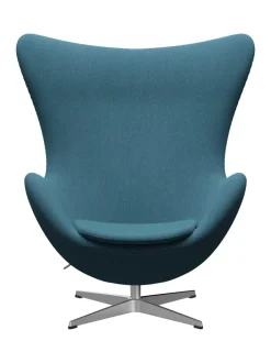Fritz Hansen Ægget, sort læder/aluminium af Arne Jacobsen><noscript><img width=