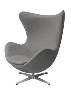Fritz Hansen Ægget, sort læder/aluminium af Arne Jacobsen><noscript><img width=