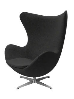 Fritz Hansen Ægget, sort læder/aluminium af Arne Jacobsen><noscript><img width=