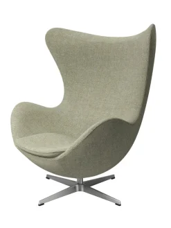 Fritz Hansen Ægget, sort læder/aluminium af Arne Jacobsen><noscript><img width=