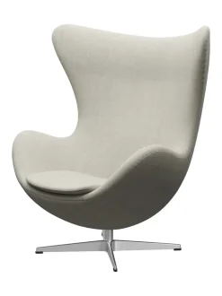 Fritz Hansen Ægget, sort læder/aluminium af Arne Jacobsen><noscript><img width=