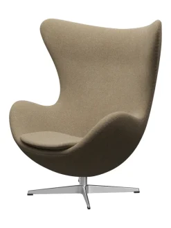 Fritz Hansen Ægget, sort læder/aluminium af Arne Jacobsen><noscript><img width=