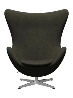 Fritz Hansen Ægget, sort læder/aluminium af Arne Jacobsen><noscript><img width=