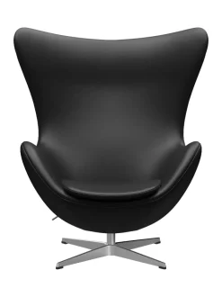 Fritz Hansen Ægget, sort læder/aluminium af Arne Jacobsen><noscript><img width=