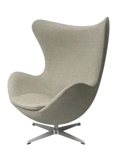 Fritz Hansen Ægget, sort læder/aluminium af Arne Jacobsen><noscript><img width=