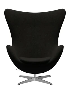 Fritz Hansen Ægget, sort læder/aluminium af Arne Jacobsen><noscript><img width=