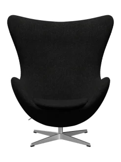 Fritz Hansen Ægget, sort læder/aluminium af Arne Jacobsen><noscript><img width=