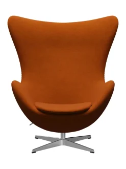 Fritz Hansen Ægget, sort læder/aluminium af Arne Jacobsen><noscript><img width=