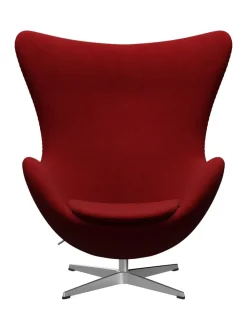 Fritz Hansen Ægget, sort læder/aluminium af Arne Jacobsen><noscript><img width=