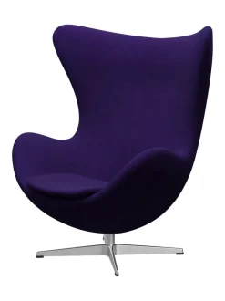 Fritz Hansen Ægget, sort læder/aluminium af Arne Jacobsen><noscript><img width=