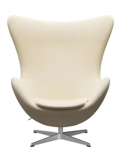 Fritz Hansen Ægget, sort læder/aluminium af Arne Jacobsen><noscript><img width=