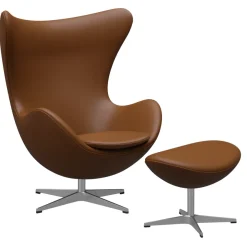 Fritz Hansen Ægget, Valnød Aura læder, med returdrej inkl. skammel af Arne Jacobsen> Lænestole
