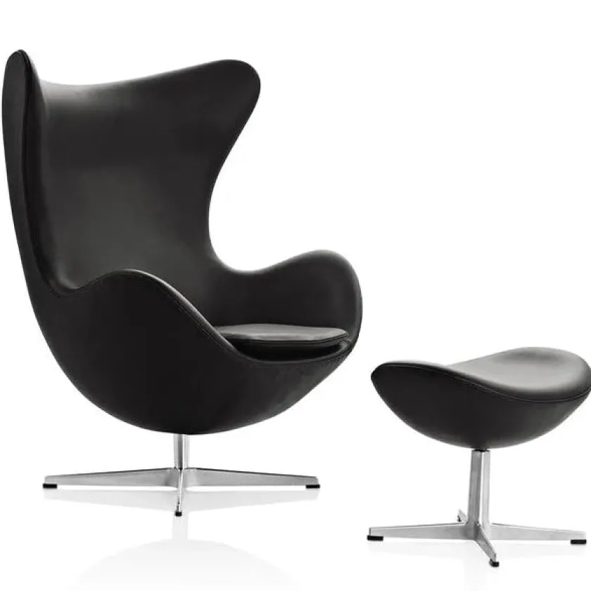 Fritz Hansen Ægget, Valnød Grace læder, uden returdrej inkl. skammel af Arne Jacobsen> Lænestole
