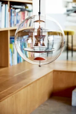 Verpan Globe, Brass Finish pendel Ø40 af Verner Panton><noscript><img width=