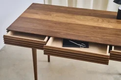 DK3 Groove Desk fra><noscript><img width=