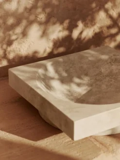 Ferm Living Hew low centrepiece, travertin fra><noscript><img width=