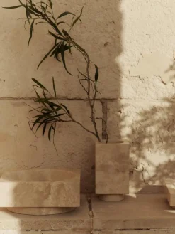Ferm Living Hew vase, travertin fra> Gaver Til Hende|Vaser