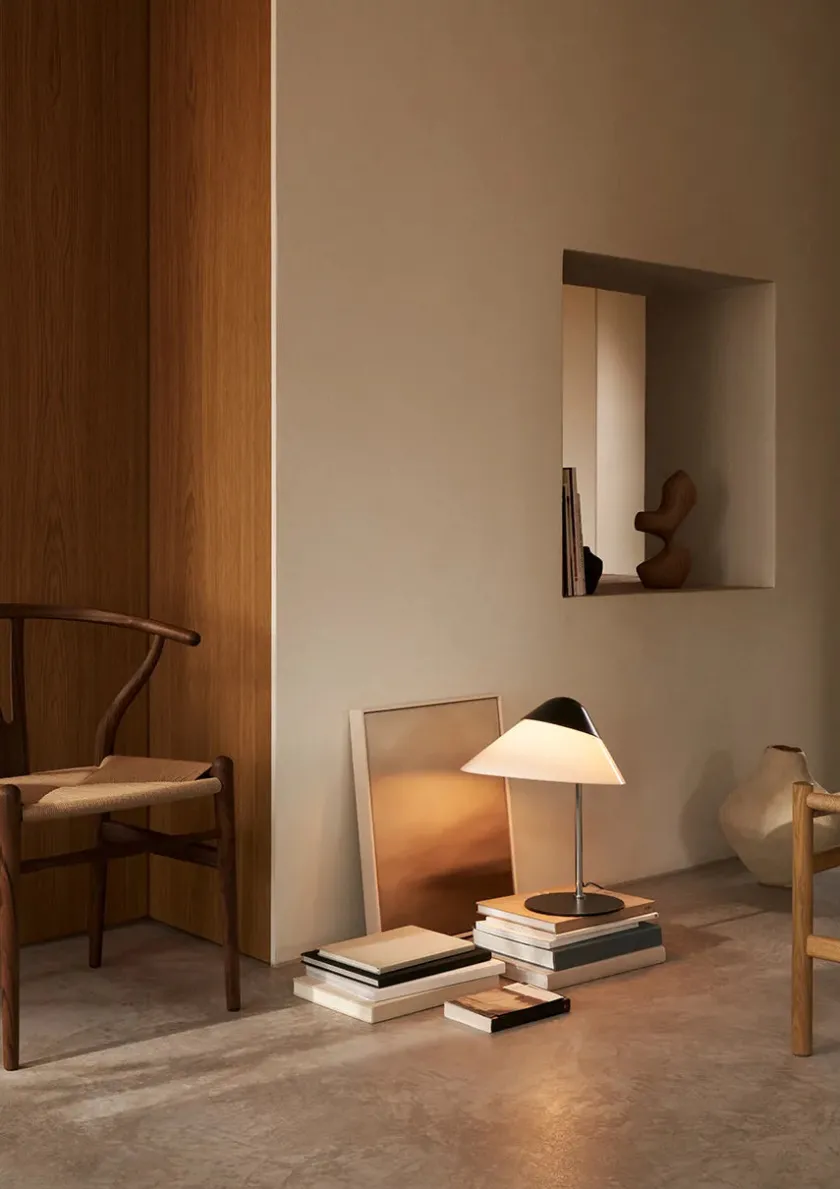 Carl Hansen & Søn HJW02 Opala Bordlampe af Hans J. Wegner> Skrivebordslamper|Spots
