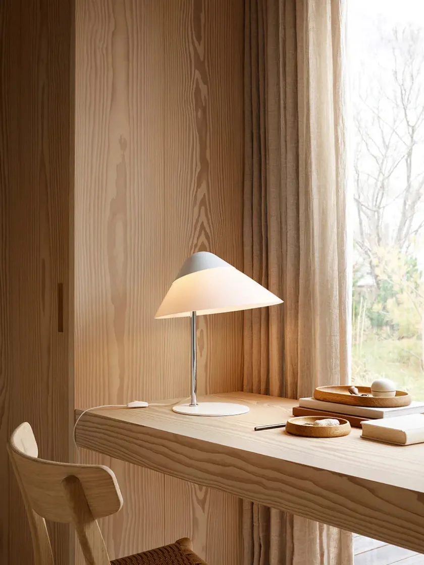 Carl Hansen & Søn HJW01 Opala Bordlampe af Hans J. Wegner> Spots