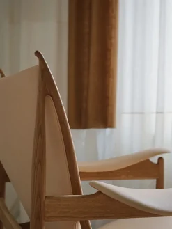 House of Finn Juhl Høvdingestol, eg olie af Finn Juhl><noscript><img width=