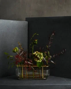 Fritz Hansen Ikebana Vase Long, messing af Jaime Hayon> Gaver Til Hende|Vaser