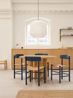 Fredericia Furniture J39 Folkestolen, Pebble grey af Børge Mogensen><noscript><img width=