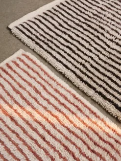 Ferm Living Kami Knotted Rug, red brown fra> Gulvtæpper