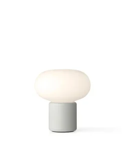 New Works Karl-Johan portable bordlampe, Cold Black fra><noscript><img width=