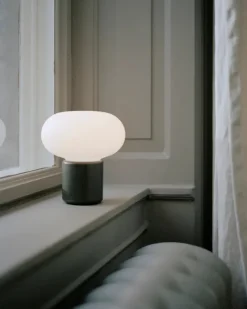 New Works Karl-Johan portable bordlampe, Earth Red fra><noscript><img width=