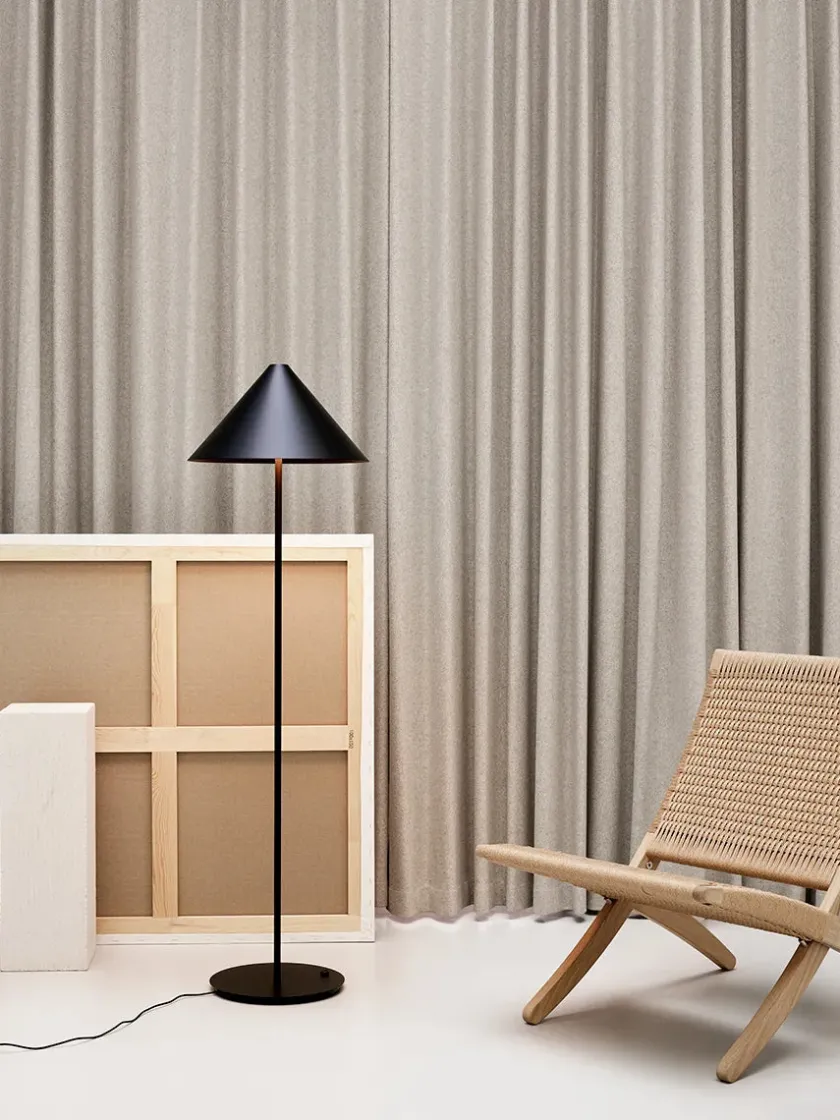 Louis Poulsen Keglen Gulvlampe fra> Gulvlamper|Spots