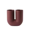 Muuto Kink Vase, deep red fra> Vaser