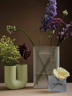 Muuto Kink Vase, light blue fra><noscript><img width=