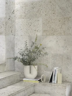 Muuto Kink Vase, light blue fra><noscript><img width=