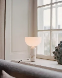 New Works Kizu Bordlampe Small, White Marble fra><noscript><img width=