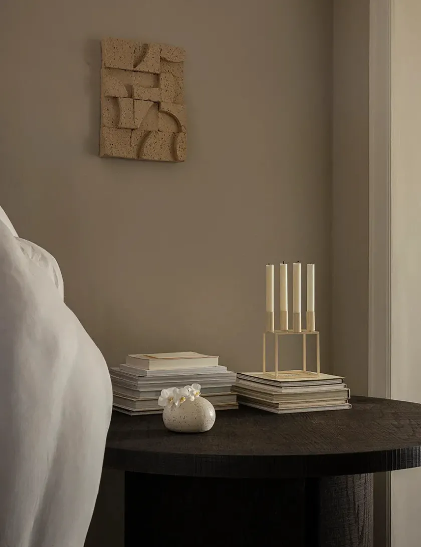 Audo Copenhagen Kubus 4 Lysestage, bruneret kobber fra> Adventsstager|Lysestager